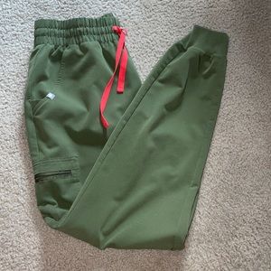 Figs scrub pants. Zamora jogger. Size: medium, tall. Color: olive